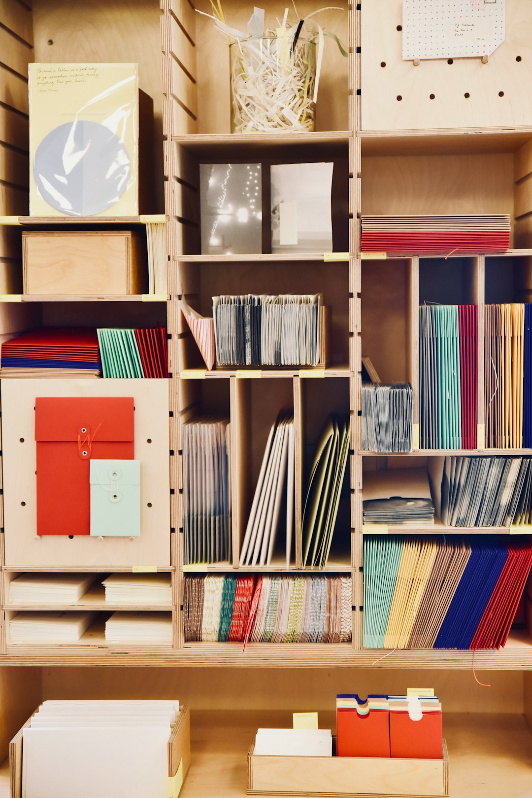 books-on-brown-wooden-shelf-tcygdpno3g